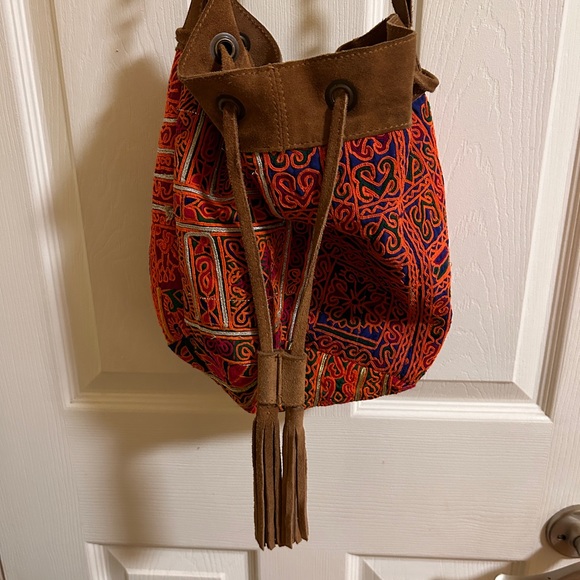 Beautiful boho embroidered pouch bucket bag made by artisan - Picture 3 of 7